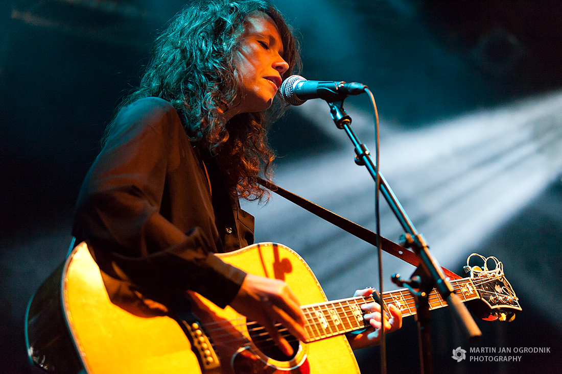 Sarah Lee Guthrie