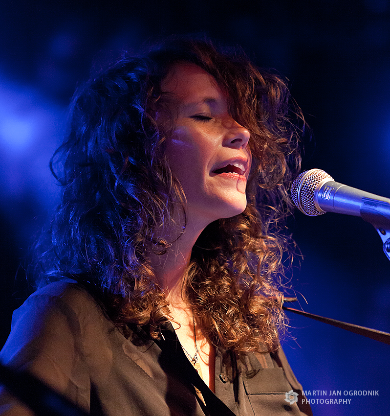 Sarah Lee Guthrie